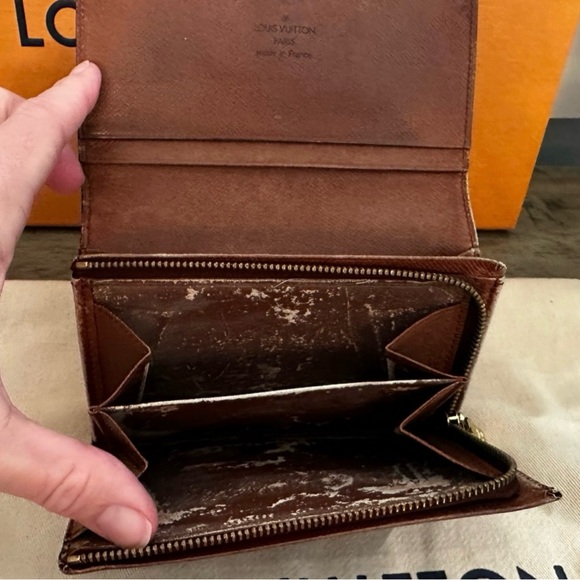 Louis Vuitton Monogram Camvas Compact Bifold Wallet - Picture 10 of 12